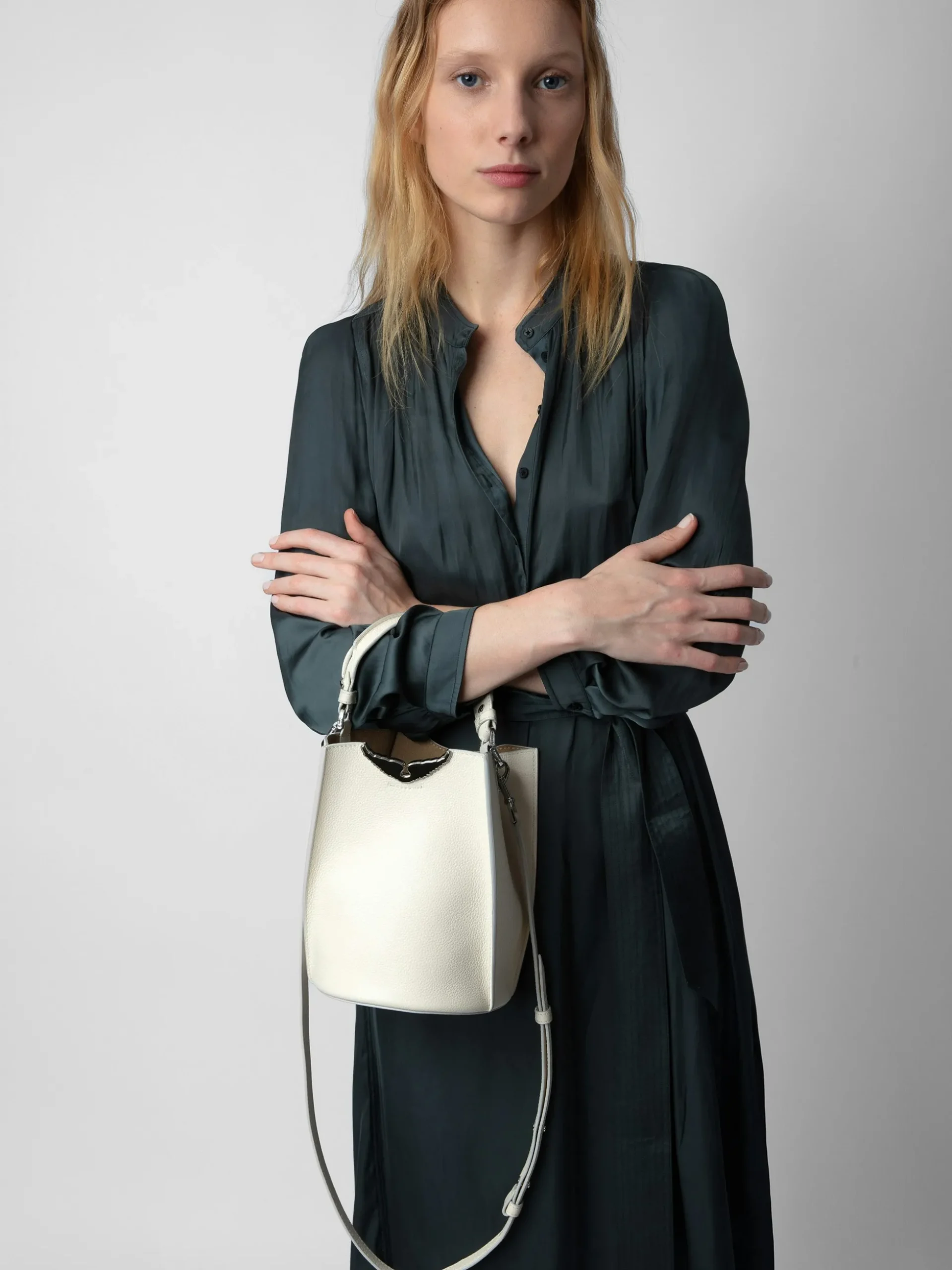 borderline_bucket_bag_6-1.webp Zadig&Voltaire Borderline Bucket Bag Flash Store